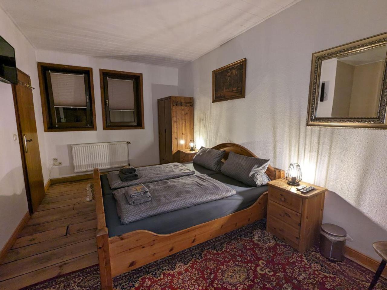 Gasthaus "Zum Goldenen Ross" Uhlstadt-Kirchhasel Екстер'єр фото